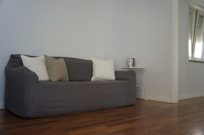 Leilighet – exclusive, 1 soverom, strandutsikt | Oppholdsområde | Flatskjerm-TV