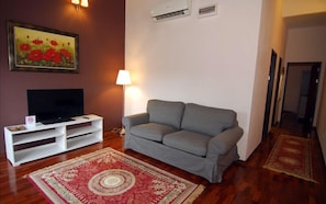 42-Zoll-LED-Fernseher mit Kabelempfang, Fernseher