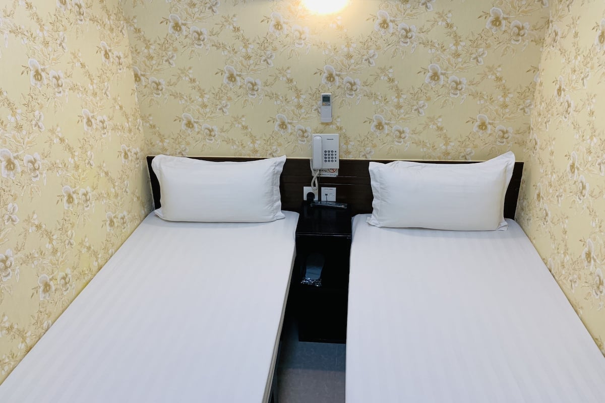 Twin Room | In-room safe, blackout drapes, soundproofing, iron/ironing board