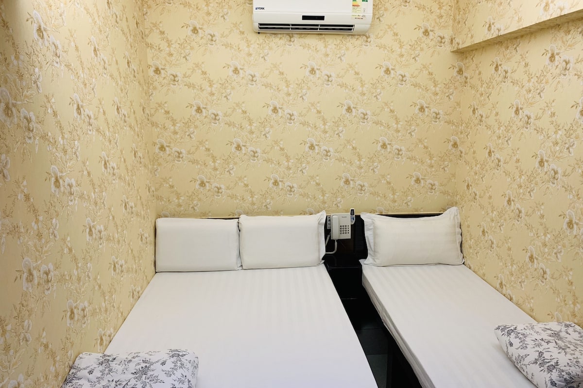 Triple Room | In-room safe, blackout drapes, soundproofing, iron/ironing board
