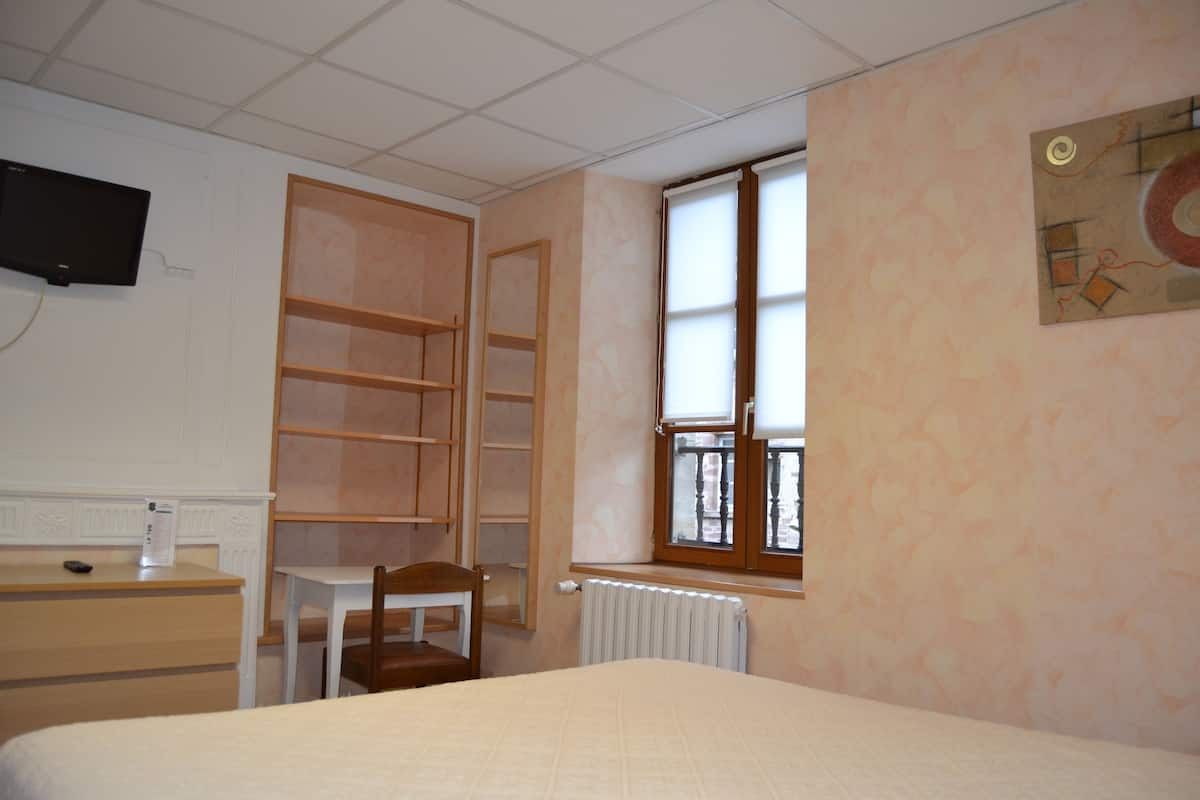 standard double room | free wifi, bed sheets