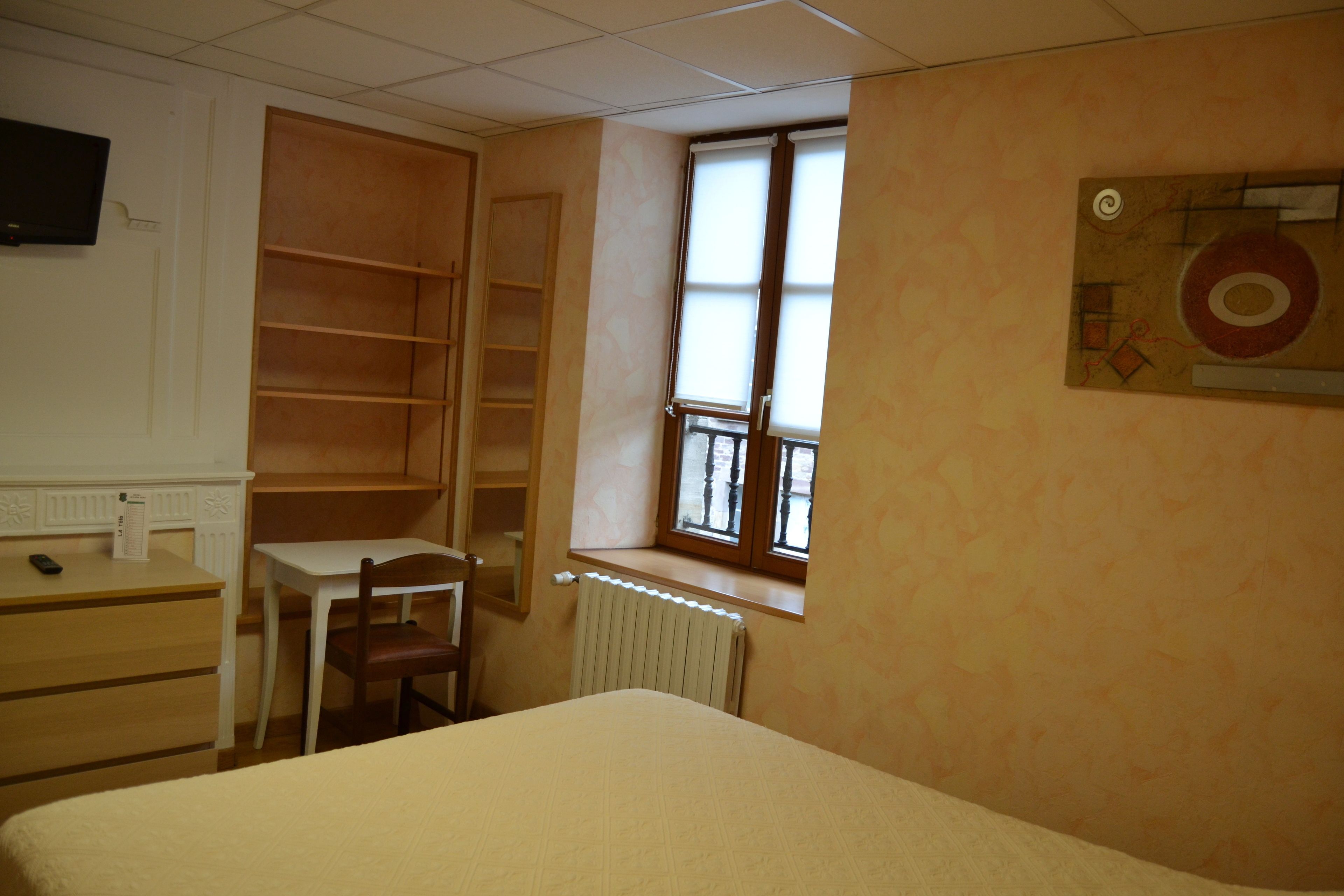 triple room | free wifi, bed sheets