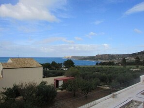 Duplex, Sea View | Pemandangan dari bilik