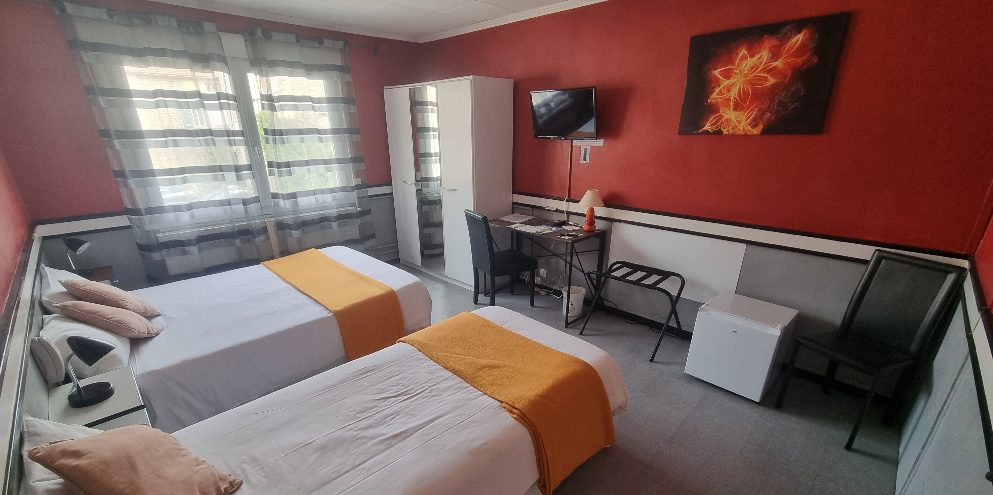 triple room | desk, blackout curtains, soundproofing, iron/ironing board