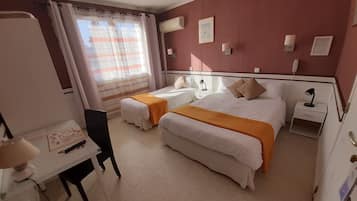 Triple Room | Desk, blackout drapes, soundproofing, iron/ironing board