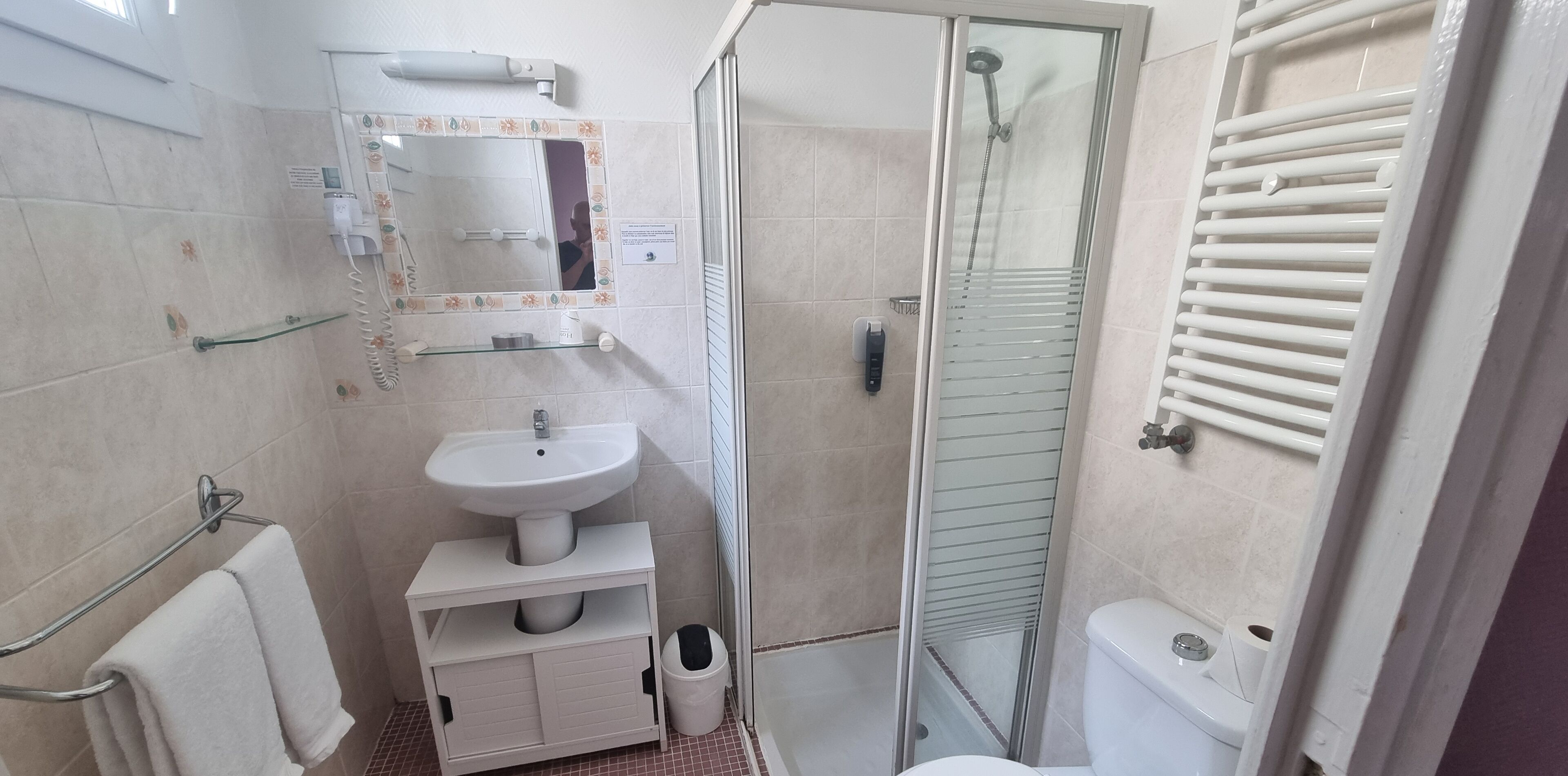 double room | bathroom | shower, free toiletries, towels