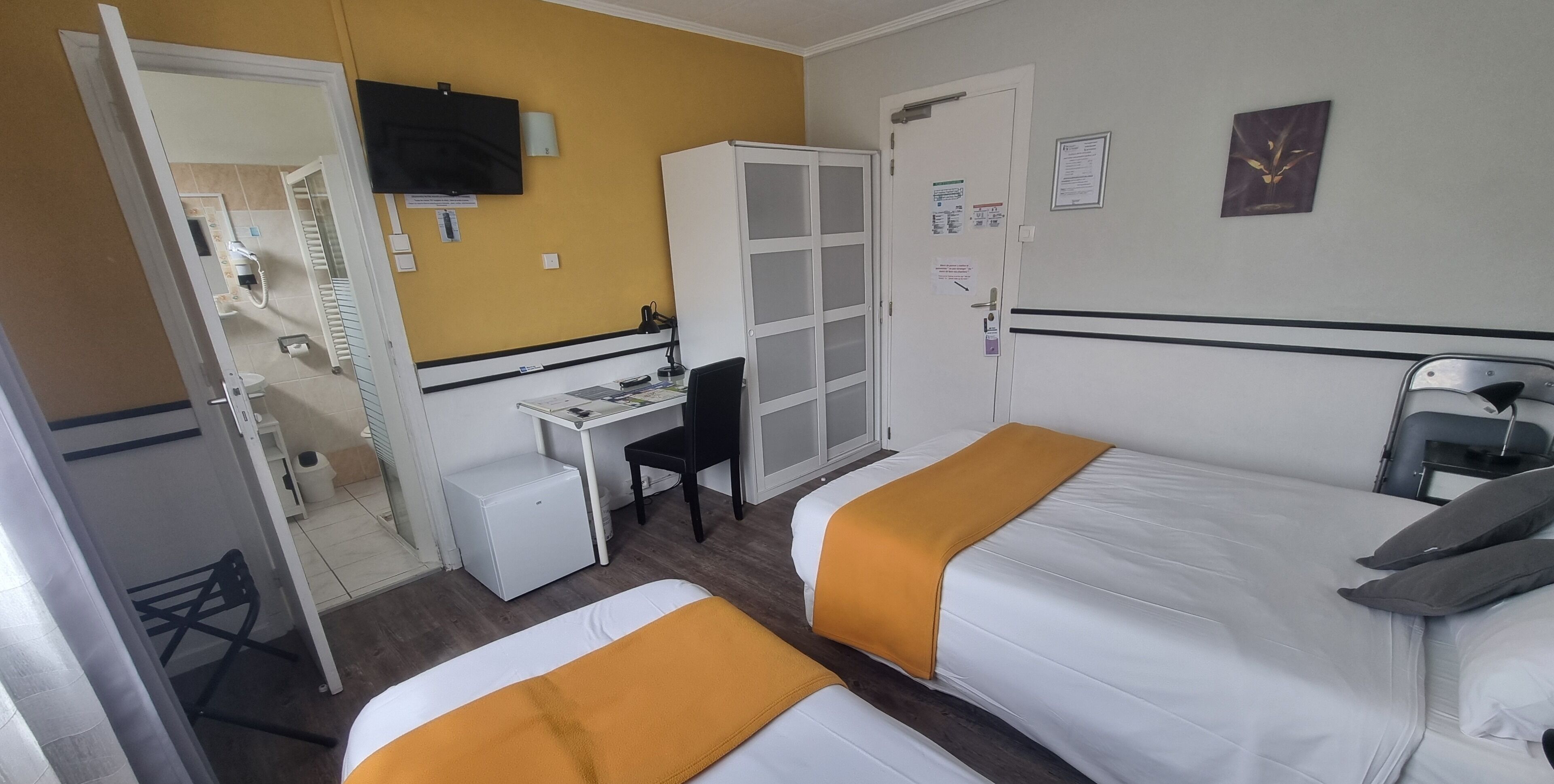 triple room | desk, blackout curtains, soundproofing, iron/ironing board