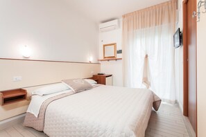 Cribs/infant beds, rollaway beds, free WiFi - Hotel Airone (Cervia)