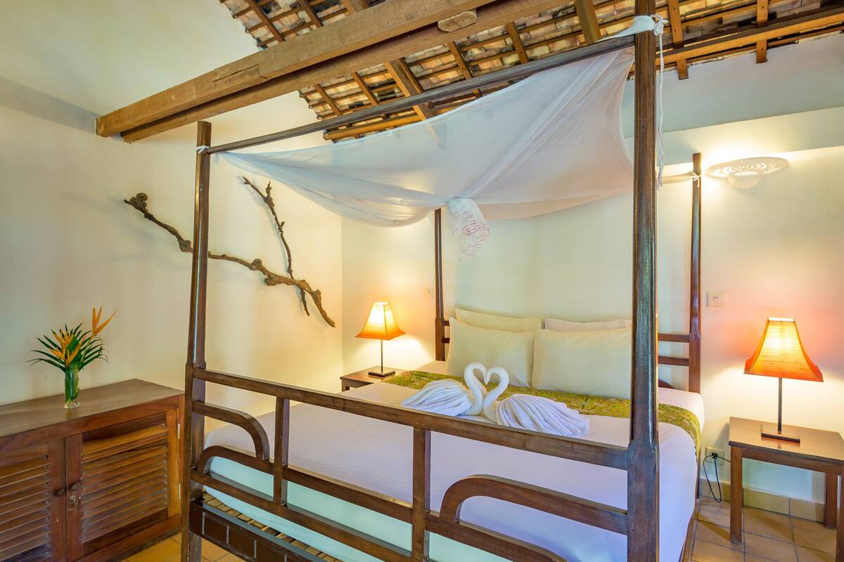 deluxe double room | minibar, in-room safe, desk, soundproofing