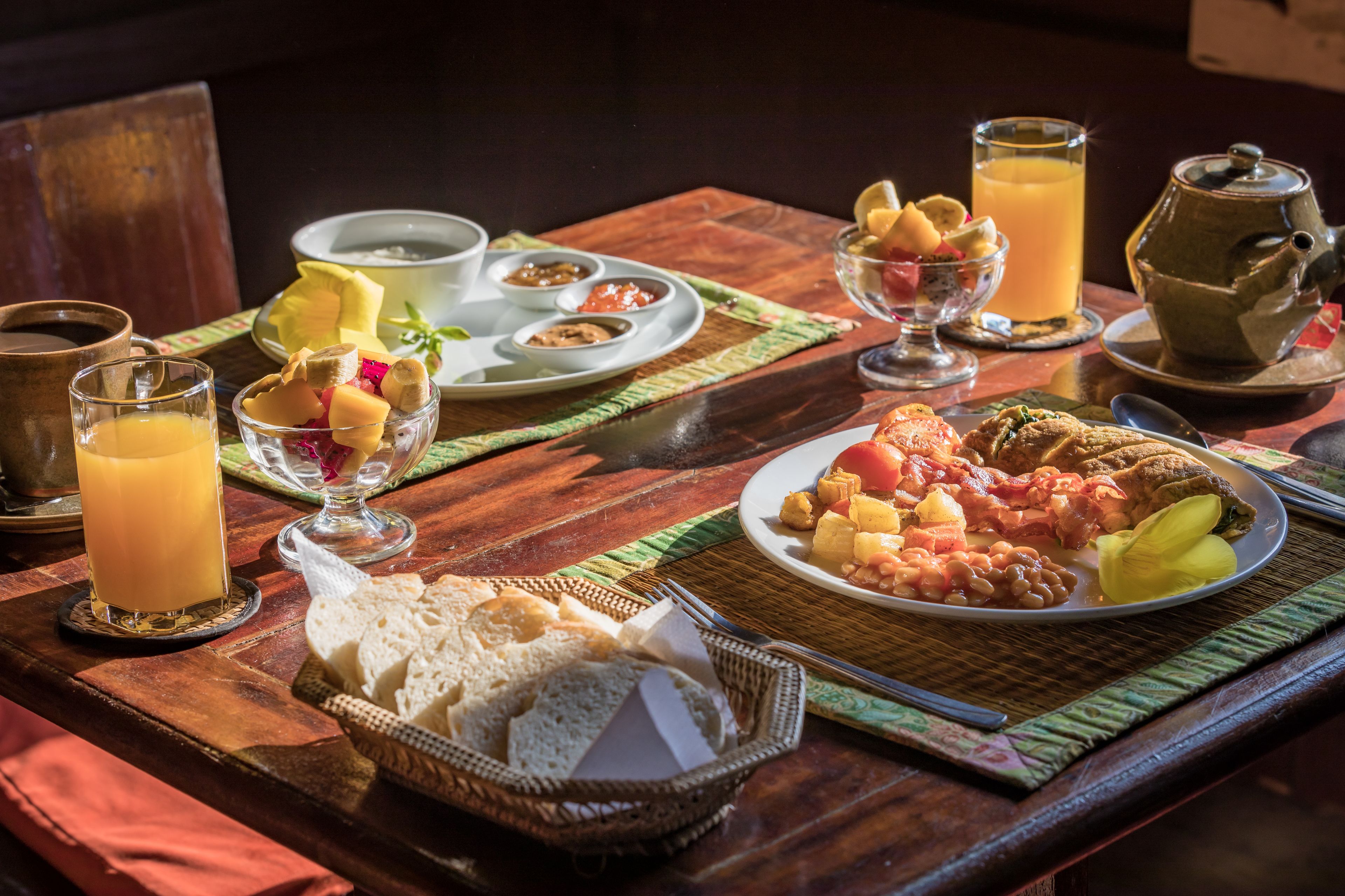 free daily cooked-to-order breakfast