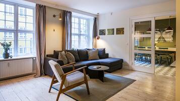 Apartment, 3 Bedrooms, Kitchen | 3 kamar tidur dan didekorasi berbeda-beda