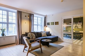 Apartment, 3 Bedrooms, Kitchen | 3 quartos, individualmente decorados, individualmente mobiliados