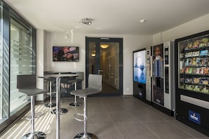 Coin salon dans le hall