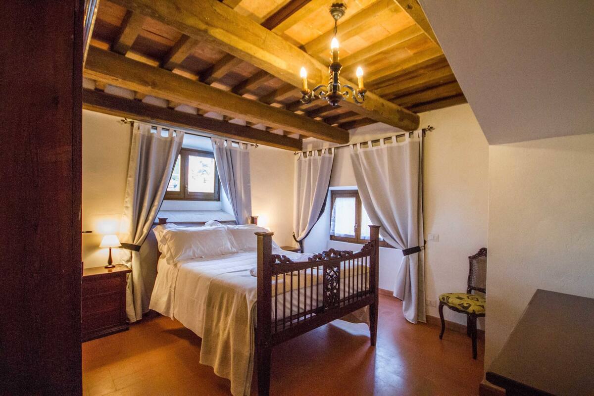 Premium bedding, individually decorated, individually furnished, desk