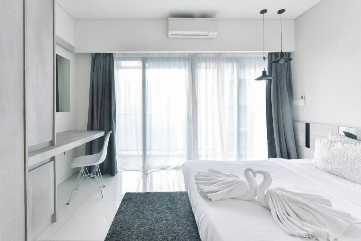 Iron/ironing board, free WiFi, wheelchair access