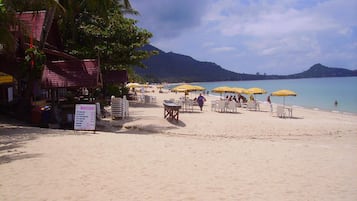 Gần bãi biển