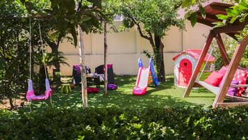 Area giochi per bambini (all'aperto)