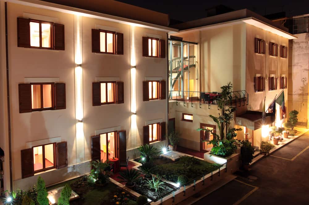 Diana Inn Accomodations