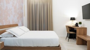 Deluxe Room | Premium bedding, in-room safe, individually furnished, desk - Diana Inn Accomodations (Pompei)