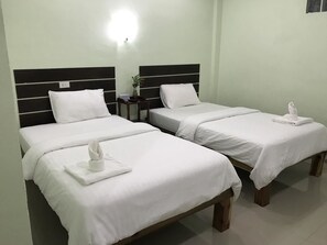 Kamar Twin Standar | Meja kerja