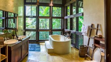 Villa Amertani Victoria Suite | Bathroom