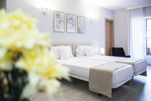 더블룸 또는 트윈룸, 발코니 | 객실 내 금고, 책상, 암막 커튼, 다리미/다리미판