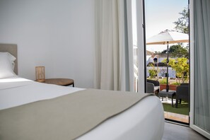 In-room safe, desk, blackout curtains, iron/ironing board -  Hotel Casa Dalia by Blossom Hotels (Marbella)