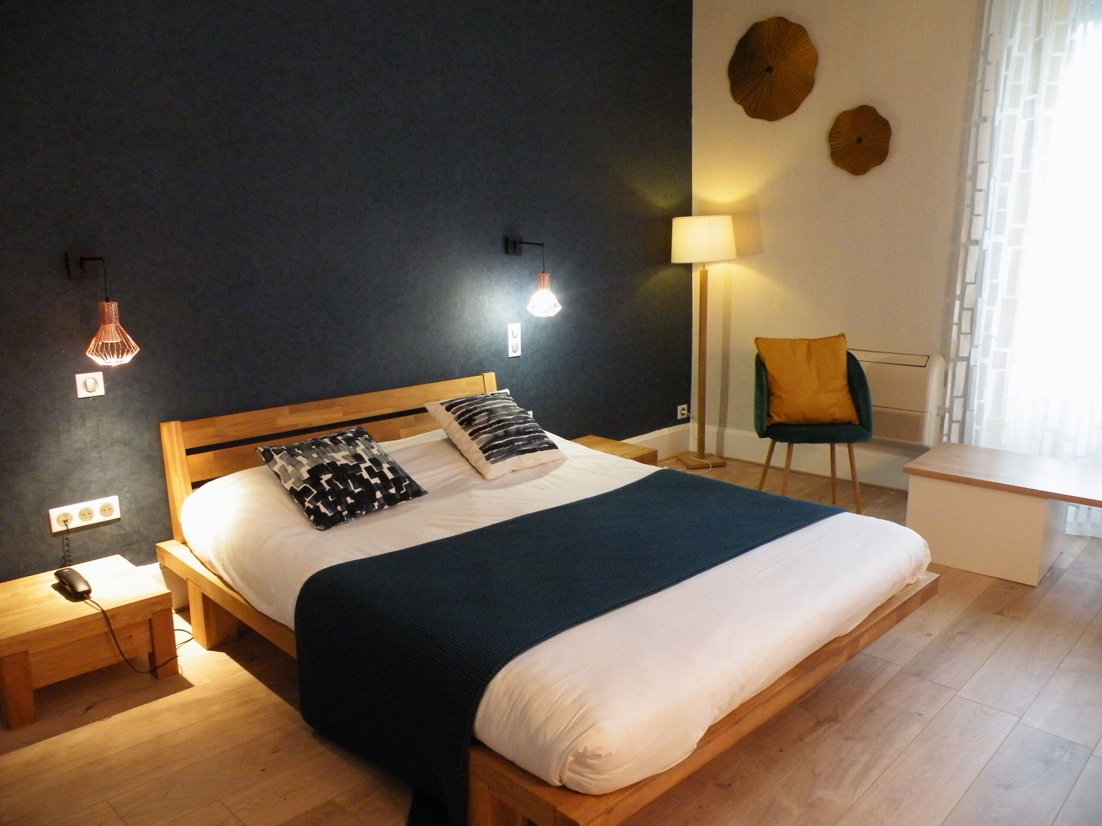 1 bedroom, premium bedding, minibar, desk