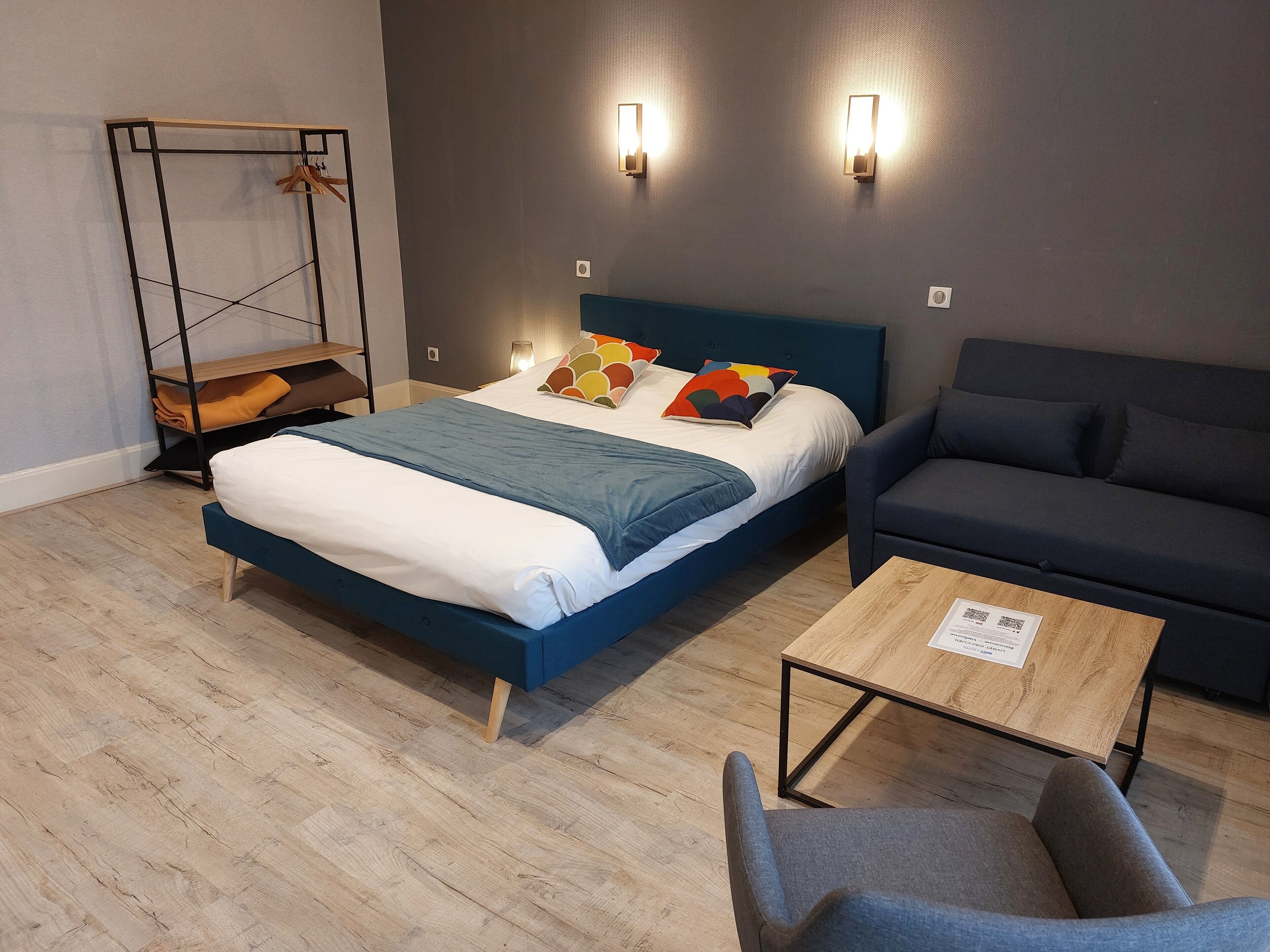 1 bedroom, premium bedding, minibar, desk