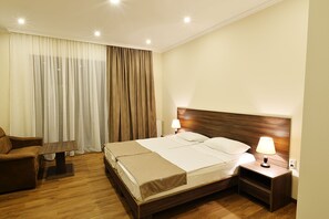 Tomannsrom – superior | Skrivebord, strykejern/-brett og ekstrasenger (mot et tillegg)