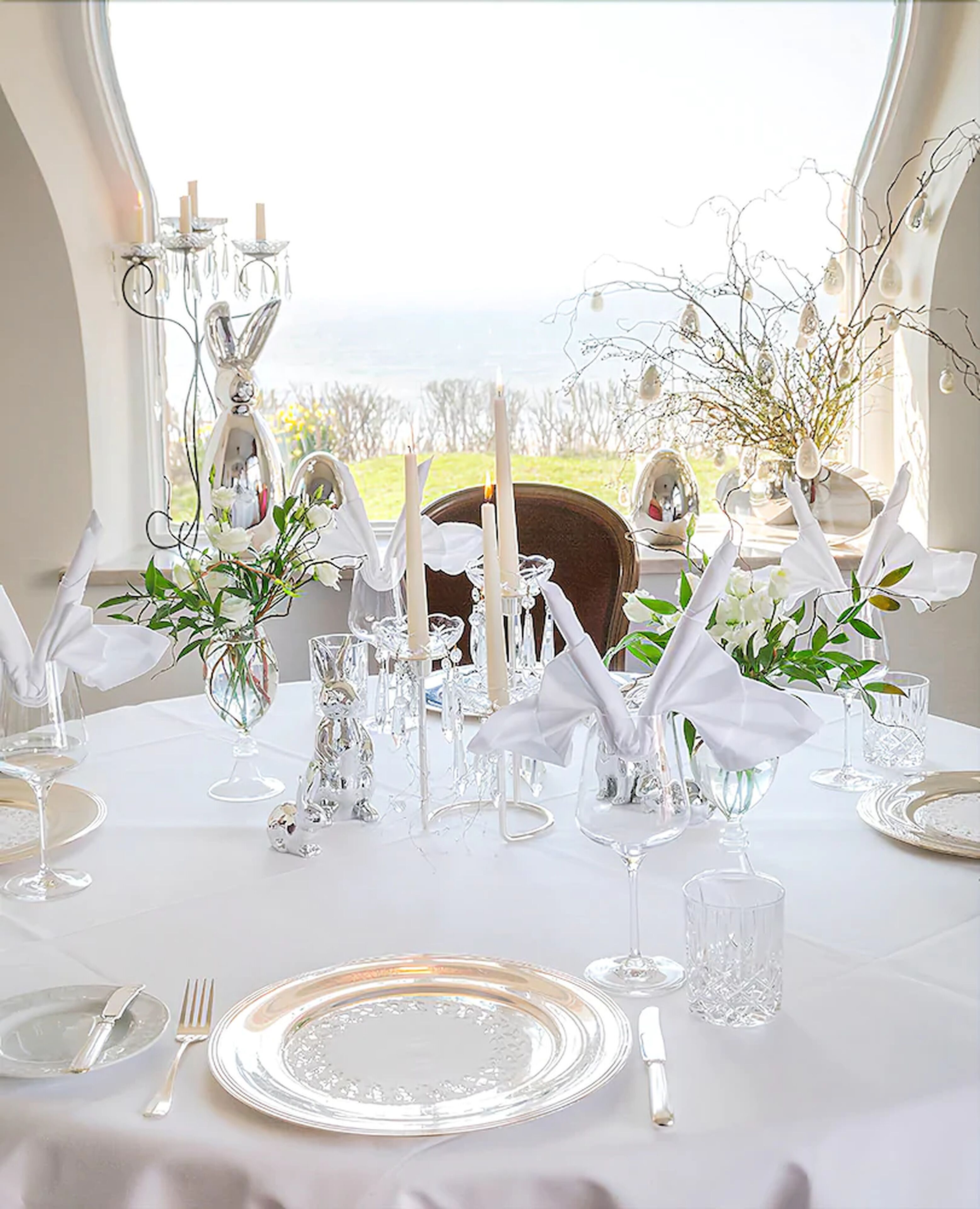 free daily self-service breakfast