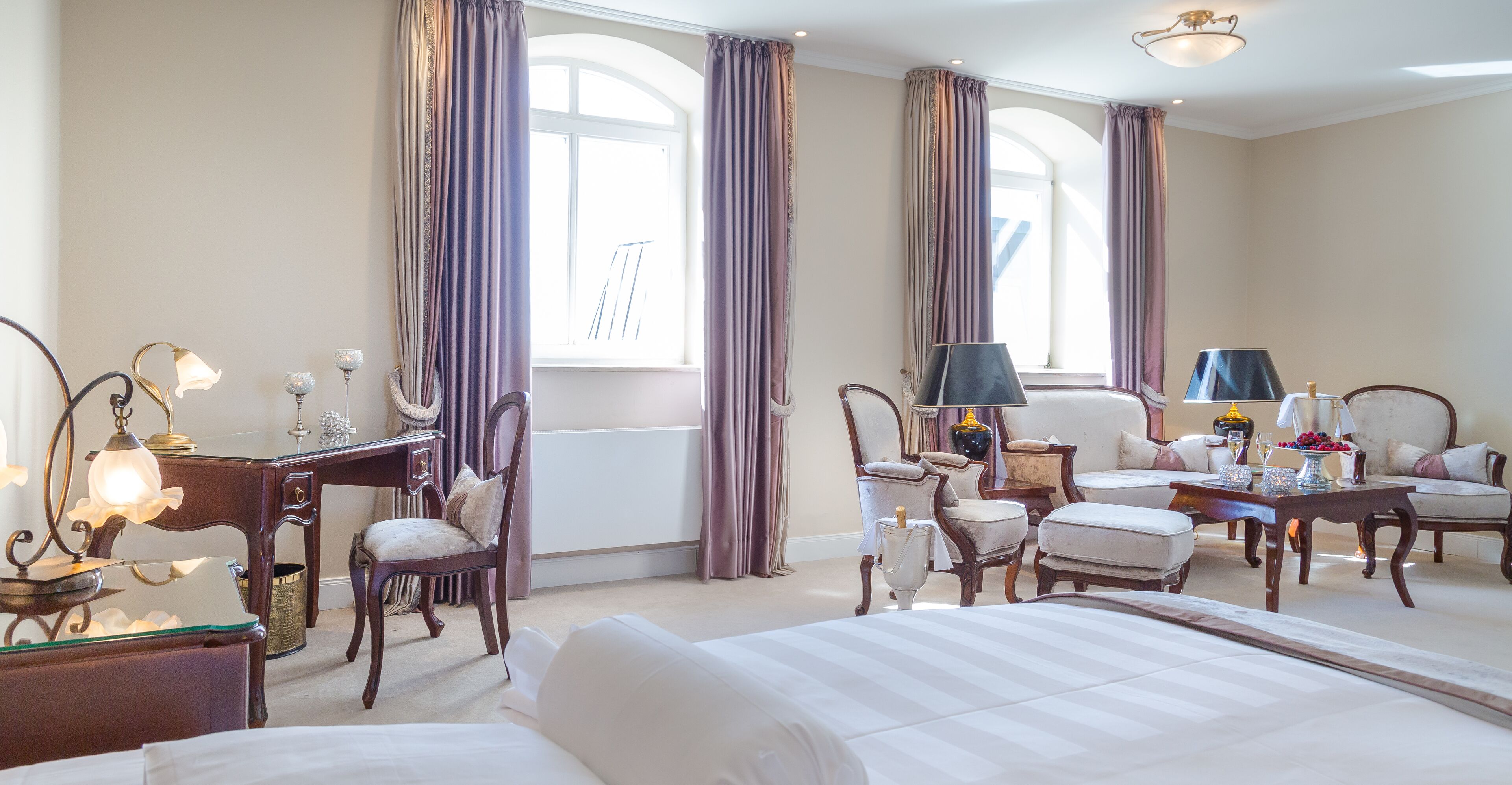 double room, sea view | minibar, in-room safe, desk, free wifi