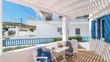 1 bedroom, Egyptian cotton sheets, premium bedding, Select Comfort beds