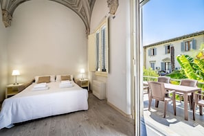Deluxe Suite, Garden View | Terrace/patio