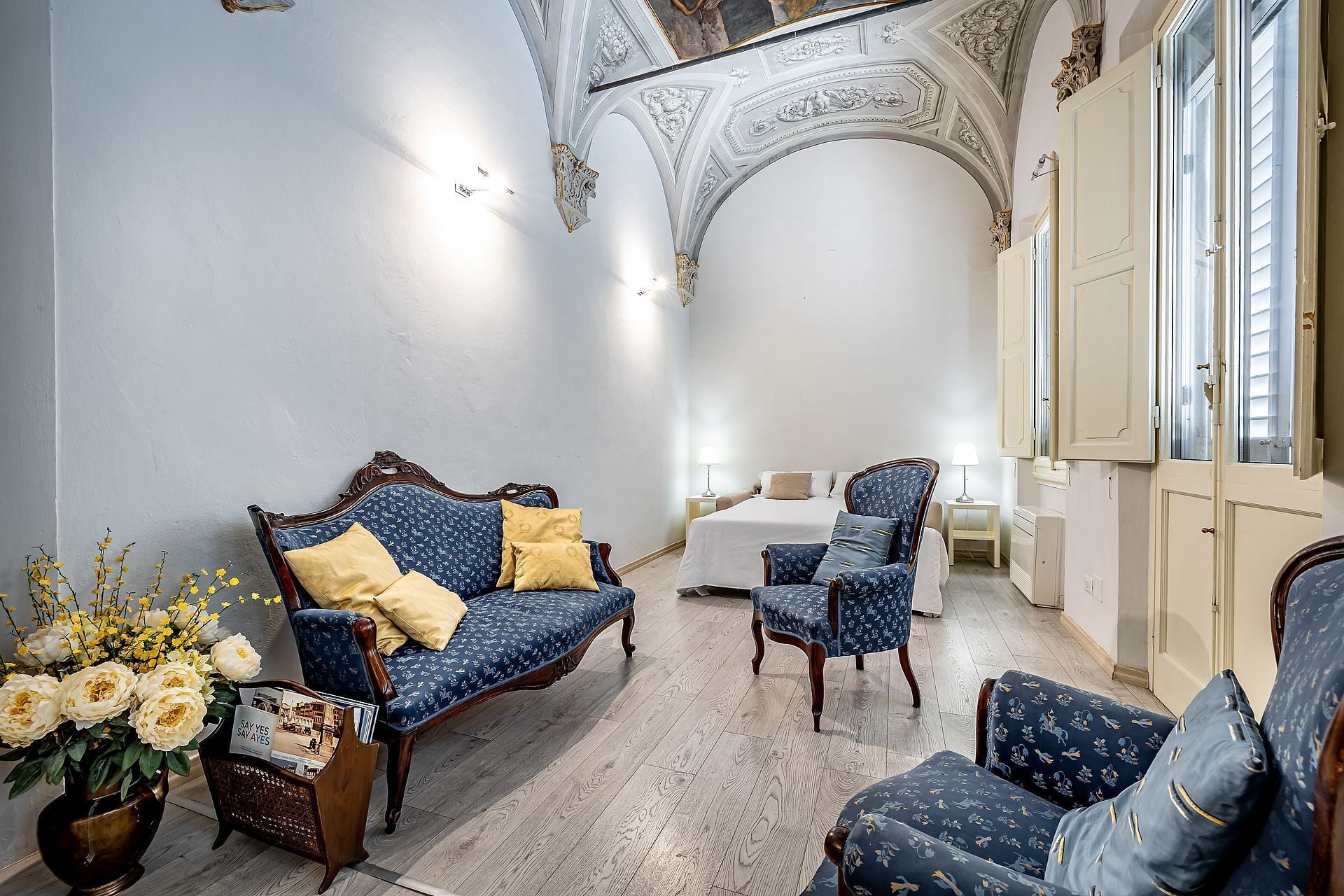 Deluxe Suite, Garden View | Premium bedding, in-room safe, desk, soundproofing