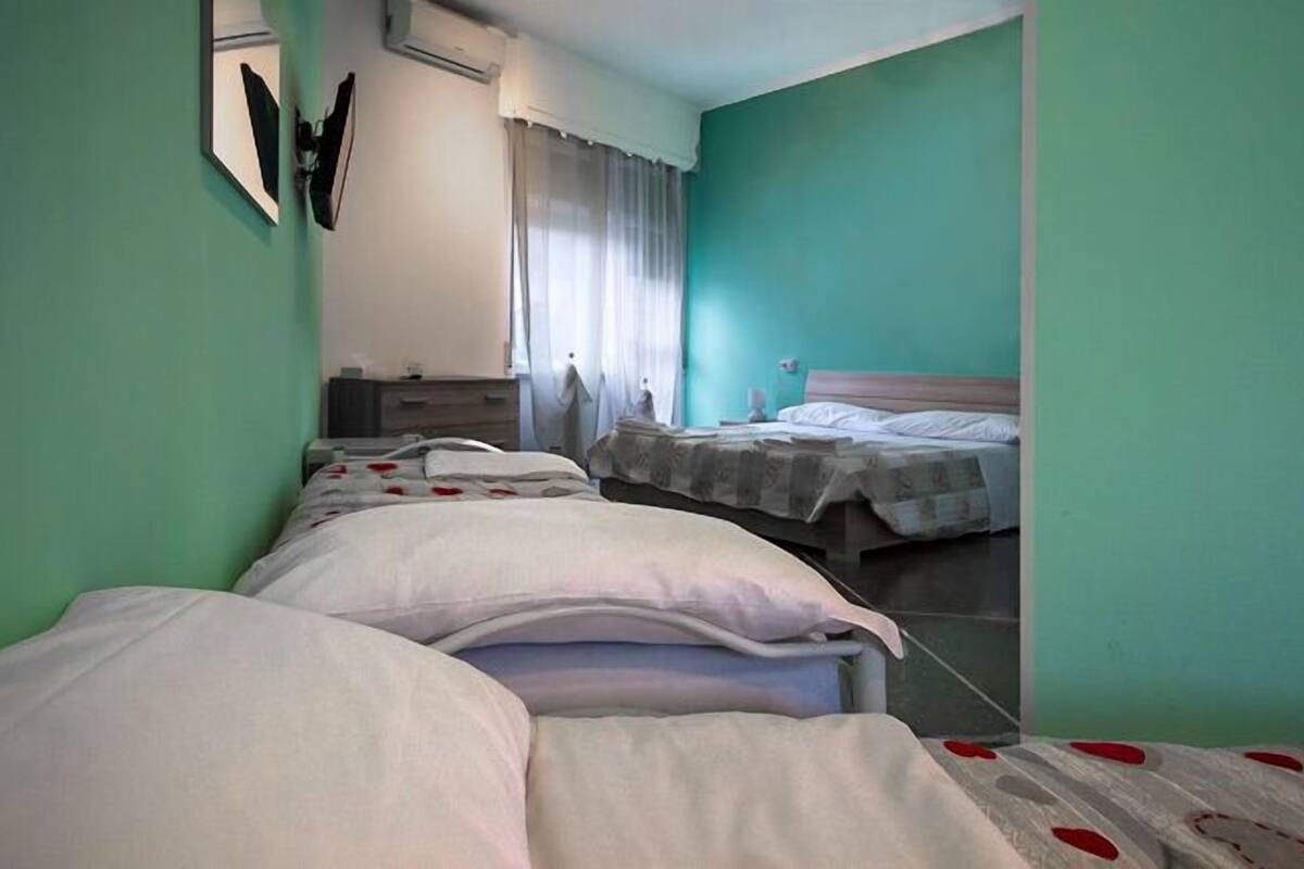 Suite | Premium bedding, in-room safe, desk, blackout drapes