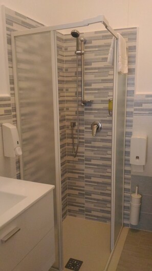 Room | Bathroom - La Vela hotel (Varazze)