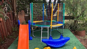Children’s play area – outdoor
