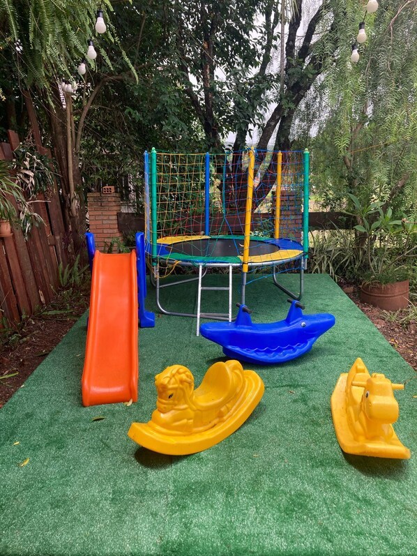 Außen-Kinderspielplatz