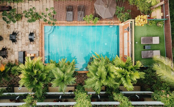 Outdoor pool - Chheng Residence (Siem Reap)