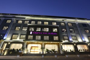 Front of property - evening/night - Clarks INN Suite Gwalior (Gwalior)