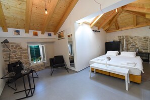 Deluxe tweepersoonskamer (Pylon 3) | 4 slaapkamers, luxe beddengoed, donzen dekbedden, Select Comfort-bedden