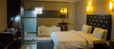 Linton Host | In-room safe, desk, laptop workspace, blackout curtains