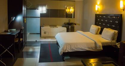 De' Bliss Hotel and Suites