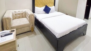 Unclassified image, 4 of 22, button - De' Bliss Hotel and Suites (Lagos)