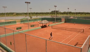 Tennis court - Radisson Hotel Santa Cruz (Santa Cruz)