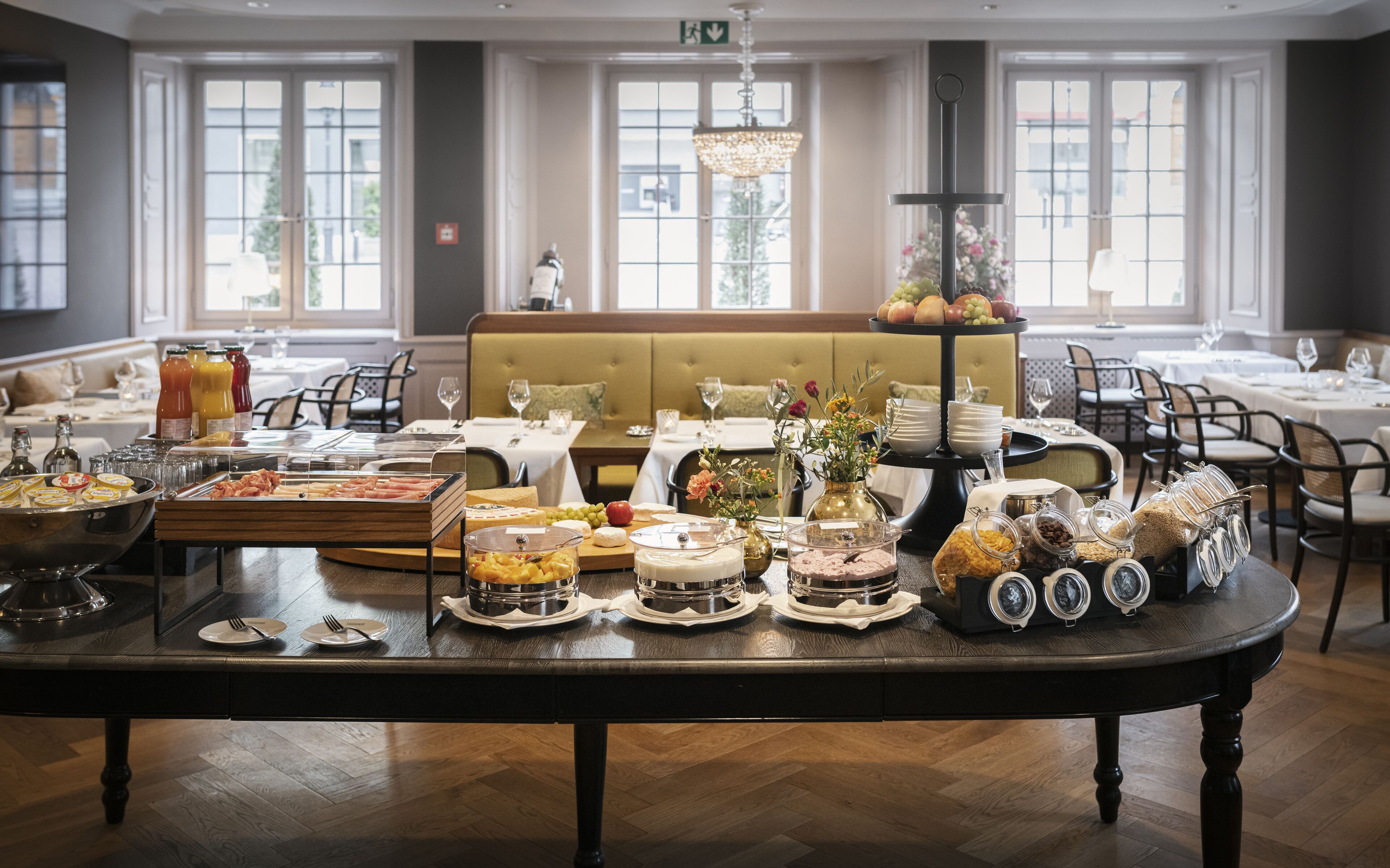 Tägliches Frühstücksbuffet (30 CHF pro Person)