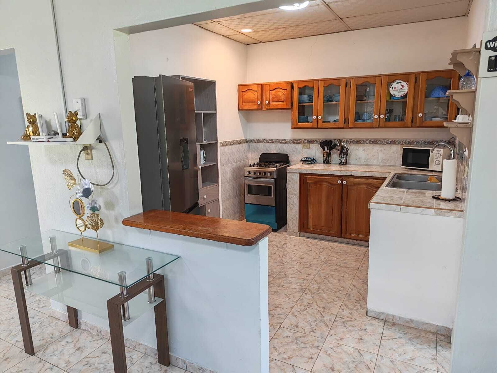 Familienhaus, 3 Schlafzimmer, Gartenblick | Eigene Küche | Kühlschrank, Mikrowelle, Ofen, Herdplatte