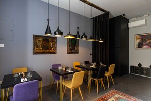 Double Room (Double Room) | Restaurant - Apartments & Rooms Lejletul (Dubrovnik)