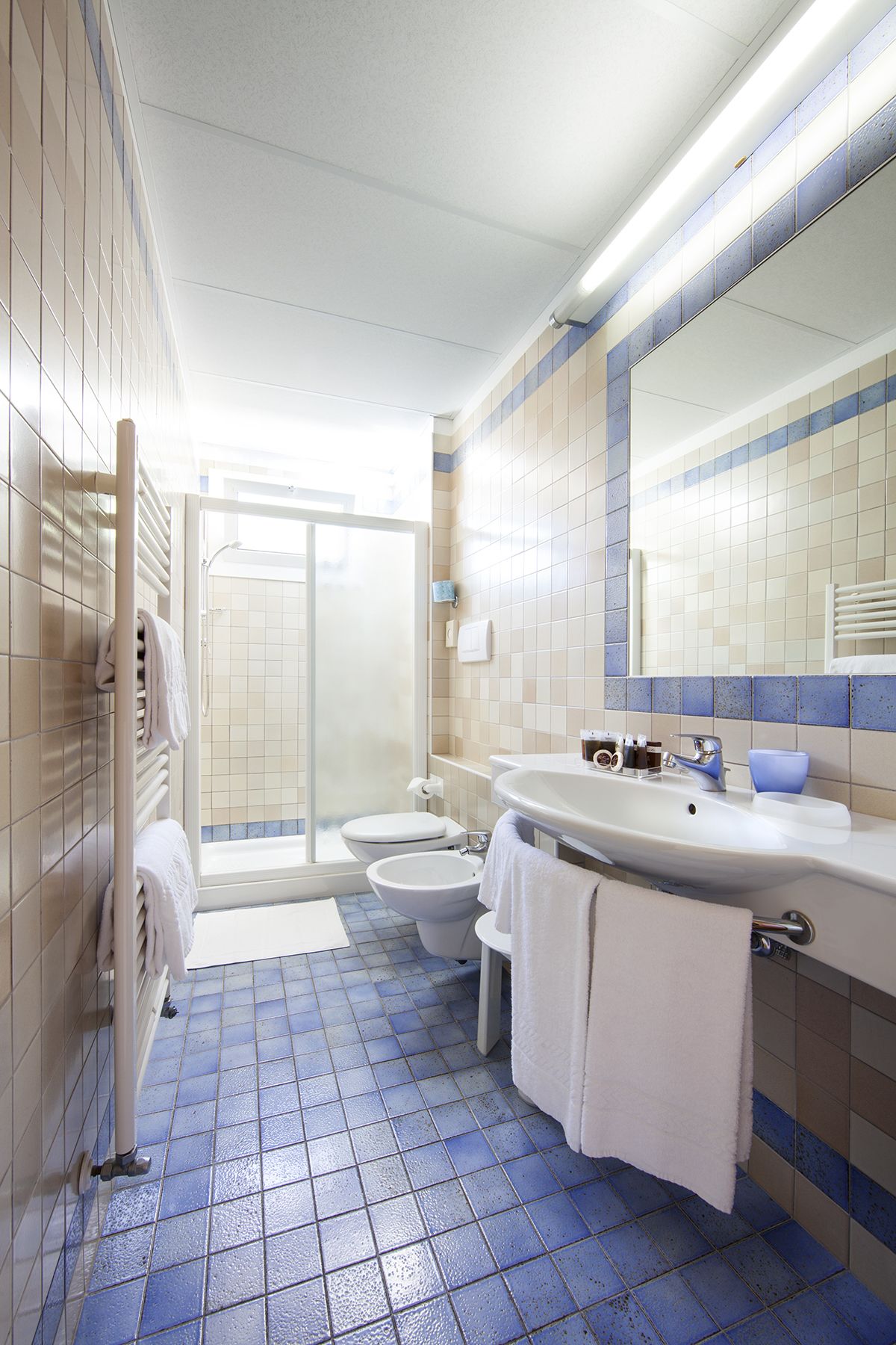 apartment, 2 bedrooms (6pax) | bathroom | shower, free toiletries, hair dryer, bidet